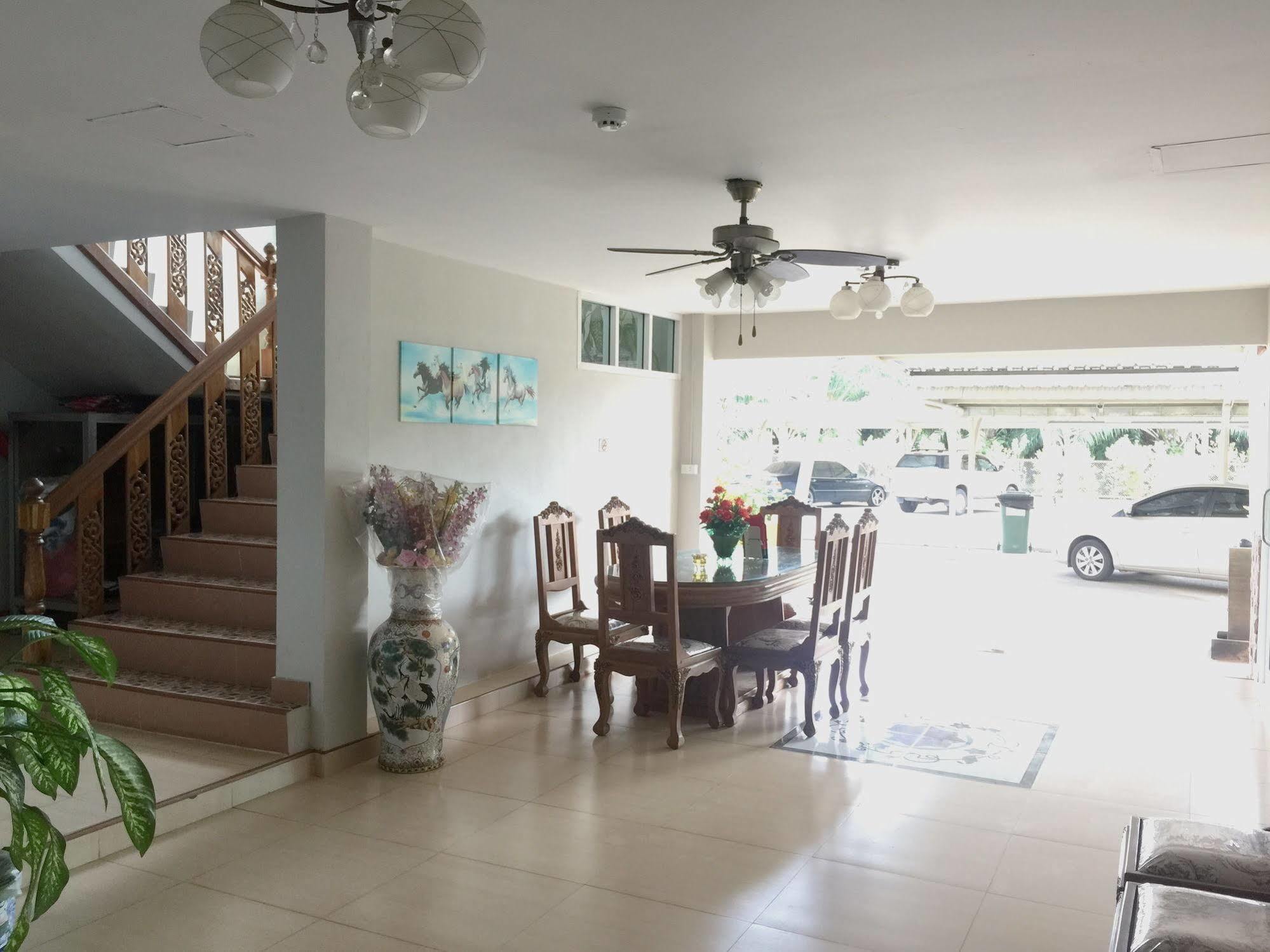 Baan Bangrak Residence Trang Exterior foto