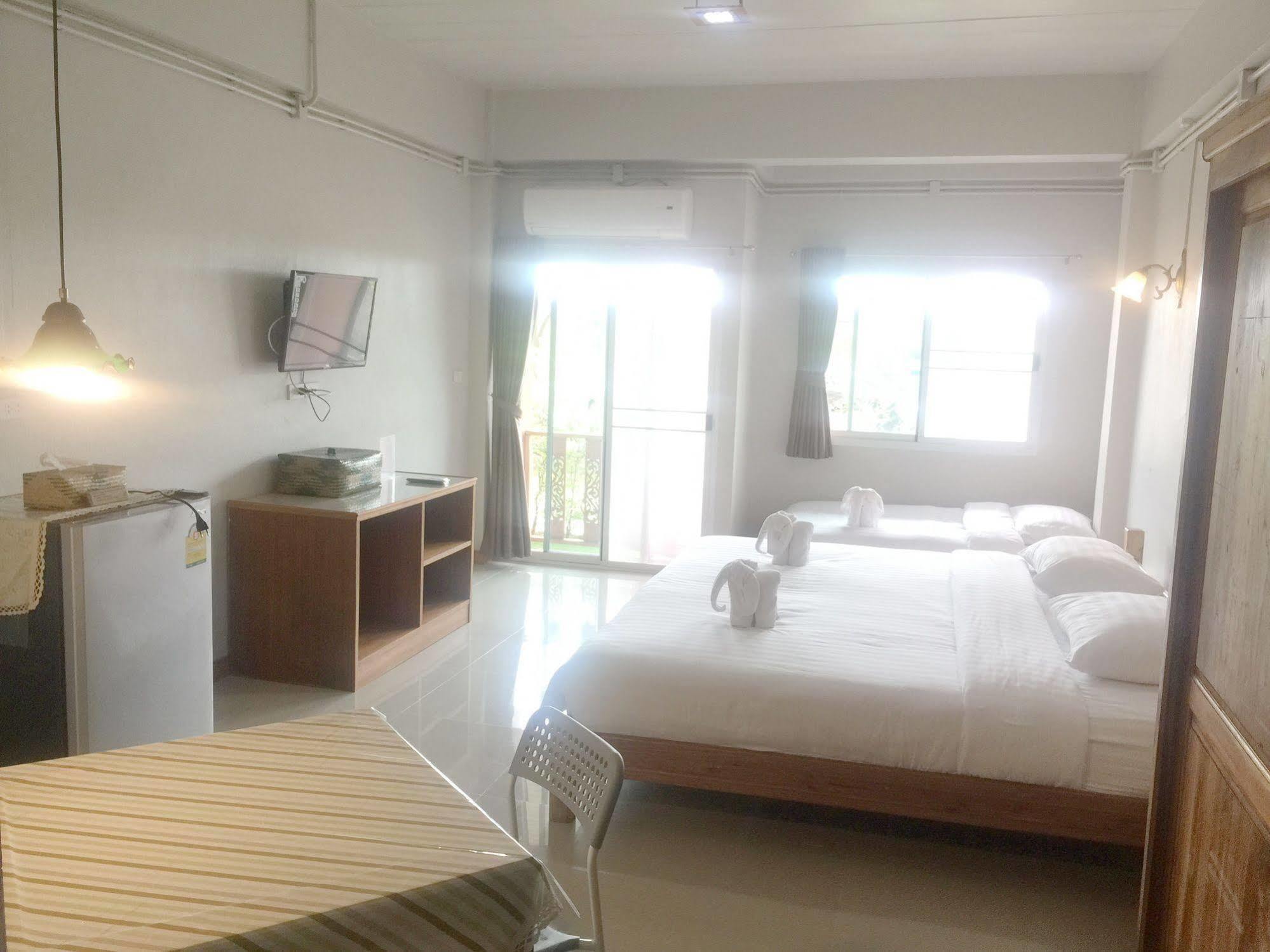 Baan Bangrak Residence Trang Exterior foto