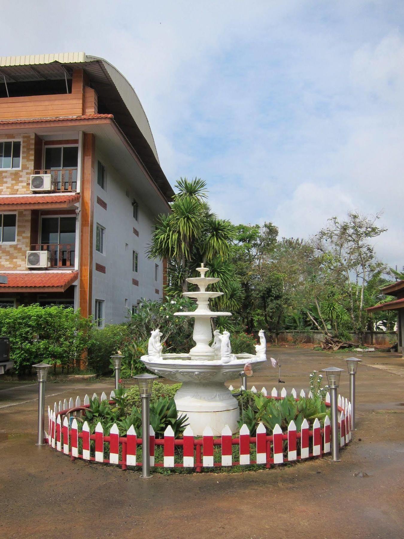 Baan Bangrak Residence Trang Exterior foto